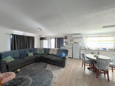 House For Sale - NSW - South Gundagai - 2722 - First Home Buyers & Investors  (Image 2)