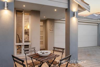 House For Sale - WA - Alkimos - 6038 - STYLISH COASTAL HAVEN  (Image 2)