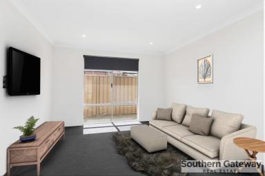 House For Sale - WA - Karnup - 6176 - CLOSE TO EVERYTHING AND OPPOSITE PARKLANDS - VIEWING WILL NOT DISAPPOINT  (Image 2)