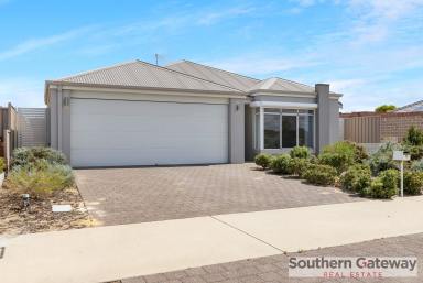 House For Sale - WA - Karnup - 6176 - CLOSE TO EVERYTHING AND OPPOSITE PARKLANDS - VIEWING WILL NOT DISAPPOINT  (Image 2)