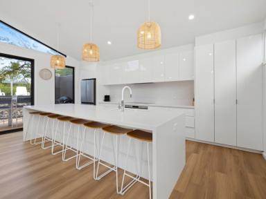 House For Sale - VIC - Sandy Point - 3959 - LUXURY NEW BUILD WITH CORNER INLET VIEWS  (Image 2)