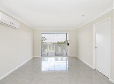 Unit For Lease - QLD - Cranley - 4350 - Elevated Unit with Views  (Image 2)