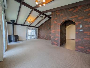 House For Lease - VIC - Kerang - 3579 - Functional & Stylish Three Bedroom Home  (Image 2)
