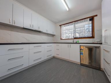 House For Lease - VIC - Kerang - 3579 - Functional & Stylish Three Bedroom Home  (Image 2)