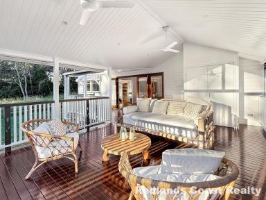 House For Sale - QLD - Lamb Island - 4184 - Sweetgum Lodge - Beautifully Renovated 1930s Queenslander on 1548m² – Sold Fully Furnished  (Image 2)