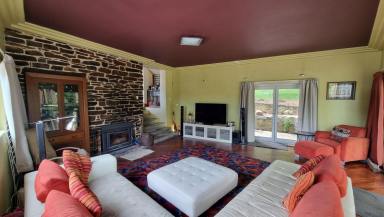 House For Lease - SA - Crafers - 5152 - $980 per week 3 bedroom Architect-Designed for light and gardens. Furnished Hills Home Flexible arrangement  (Image 2)
