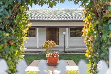 House Sold - NSW - Singleton - 2330 - Prime location with plenty of potential  (Image 2)