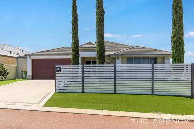 House For Sale - WA - Lakelands - 6180 - Grand and Spacious Living Designed to Impress!  (Image 2)