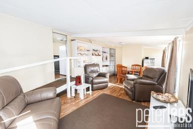 Unit For Sale - TAS - Bicheno - 7215 - Cabin By The Seaside  (Image 2)