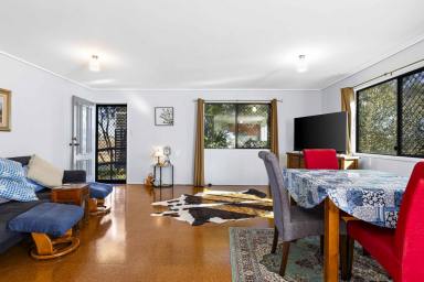 House For Sale - QLD - Cambooya - 4358 - Big Block, Great Shed & Prime Parkside Position  (Image 2)
