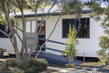 House For Sale - QLD - Cambooya - 4358 - Big Block, Great Shed & Prime Parkside Position  (Image 2)