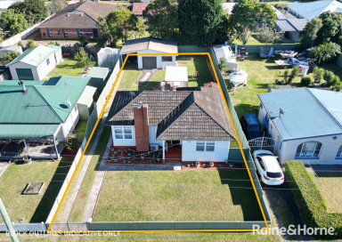 House For Sale - NSW - Bomaderry - 2541 - Charming Cottage with Big Potential  (Image 2)