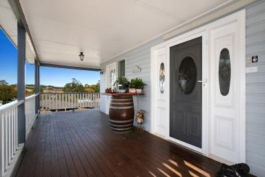 House For Sale - NSW - Dorrigo - 2453 - Gorgeous family home offers multi-generational living, close to town, great views!  (Image 2)