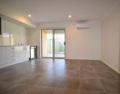 Duplex/Semi-detached For Lease - NSW - Nowra - 2541 - MODERN TWO BEDROOM DUPLEX  (Image 2)