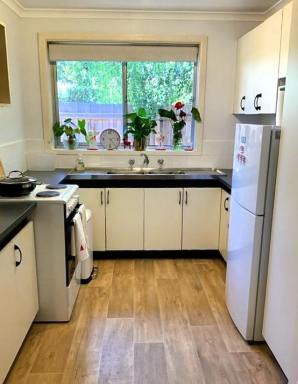 Unit For Lease - VIC - Mentone - 3194 - TWO BEDROOM | BRIGHT & SPACIOUS | WALKING DISTANCE TO BEACH  (Image 2)
