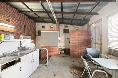 Retail For Sale - VIC - Castlemaine - 3450 - Prime Retail Opportunity in the Heart of Castlemaine  (Image 2)