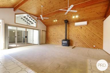 House For Sale - NSW - Springdale Heights - 2641 - EXPANSIVE RESIDENCE WITH UNIQUE DESIGN  (Image 2)