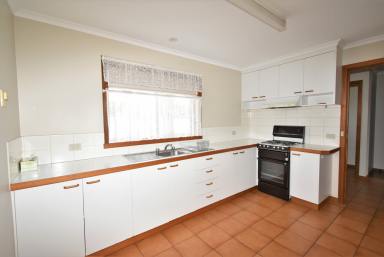 House For Lease - VIC - Wangaratta - 3677 - NEAT & TIDY  (Image 2)