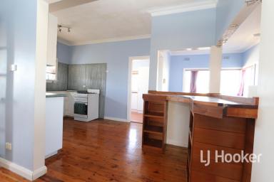 House For Sale - NSW - Inverell - 2360 - Spacious Family Home on Albion Hill  (Image 2)