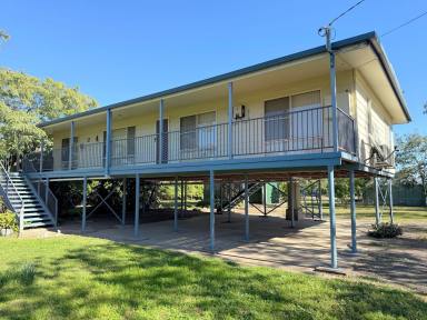 House For Sale - NSW - Moree - 2400 - ESCAPE EVERYDAY - CLOSE TO TOWN  (Image 2)