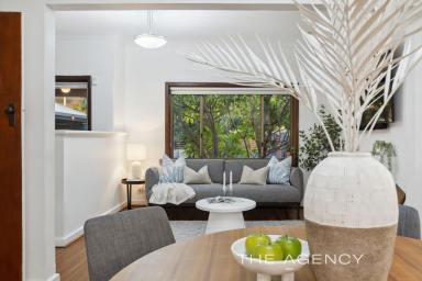 House For Sale - WA - Innaloo - 6018 - SIMPLY GORGEOUS!  (Image 2)