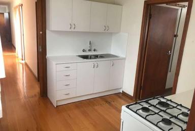House For Lease - VIC - Carrum - 3197 - TWO BEDROOM | BAYSIDE BLISS | UTILITIES INCLUDED  (Image 2)