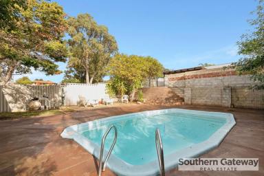 House For Sale - WA - Parmelia - 6167 - Freshly Renovated Comfort with Poolside Lifestyle - Ideal Location!  (Image 2)
