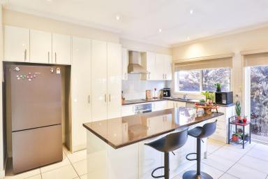 Townhouse For Sale - VIC - Mildura - 3500 - Modern, Low-Maintenance Living  (Image 2)