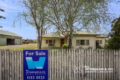 House For Sale - VIC - Omeo - 3898 - High Country Living with Space (Image 2)