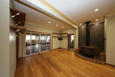 House For Sale - NSW - Tumut - 2720 - For Sale - Tumut  (Image 2)
