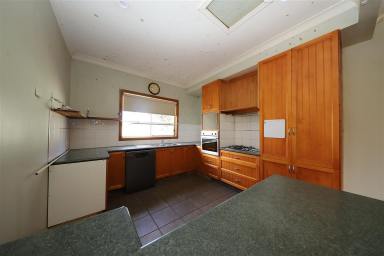 House For Sale - NSW - Tumut - 2720 - For Sale - Tumut  (Image 2)
