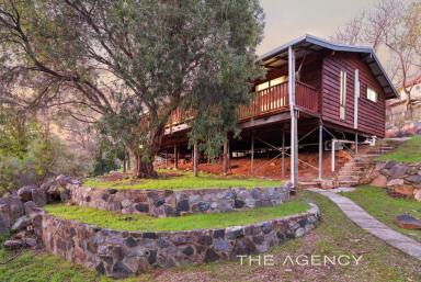 House For Sale - WA - Darlington - 6070 - Calling All Romantics & Cabin Lovers  (Image 2)