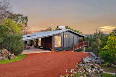 House For Sale - WA - Darlington - 6070 - Calling All Romantics & Cabin Lovers  (Image 2)