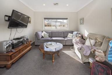 House For Sale - VIC - Swan Hill - 3585 - Spacious Living in a Quality built MJB Building Projects home  (Image 2)
