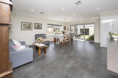 House For Sale - VIC - Swan Hill - 3585 - Spacious Living in a Quality built MJB Building Projects home  (Image 2)