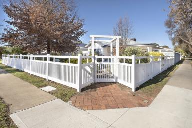 House For Sale - VIC - Swan Hill - 3585 - Charming 4 bedroom cottage with Modern Comforts  (Image 2)