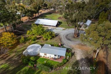 House For Sale - WA - Bakers Hill - 6562 - ""Double Delight"  (Image 2)