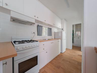 Unit For Sale - VIC - Kerang - 3579 - Appealing 2-Bedroom Cabin – Kerang Holiday Park  (Image 2)