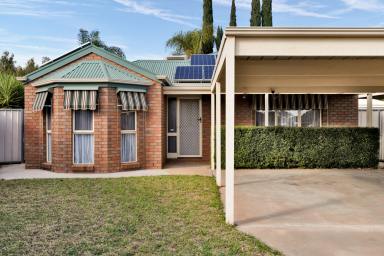 House For Sale - VIC - Mildura - 3500 - Immaculate townhouse!  (Image 2)