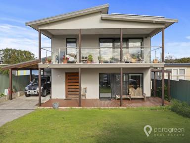 House For Sale - VIC - Sandy Point - 3959 - LARGE FAMILY ENTERTAINER IN SANDY  (Image 2)