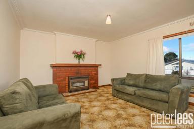 House For Sale - TAS - Exeter - 7275 - Offers Close 5th November 2025 - Cozy Exeter Home with a Spacious Backyard – Zoned as Local Business  (Image 2)