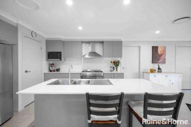 House For Sale - NSW - Vincentia - 2540 - Bay side living on Bow St  (Image 2)