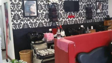 Business For Sale - QLD - Caloundra - 4551 - Thriving Hair Salon 20 Years of Success Prime Sunshine Coast Location (Image 2)