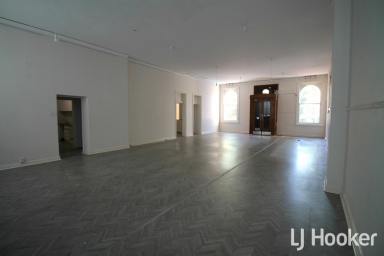 House For Sale - NSW - Inverell - 2360 - 'THE WHITE HOUSE' PRESTIGIOUS AND ICONIC BUILDING  (Image 2)