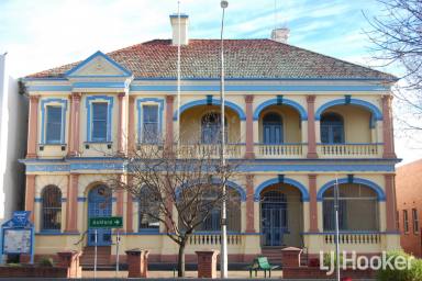 House For Sale - NSW - Inverell - 2360 - 'THE WHITE HOUSE' PRESTIGIOUS AND ICONIC BUILDING  (Image 2)