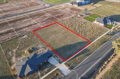 Residential Block For Sale - VIC - Shepparton North - 3631 - Prime Opportunity in Prestigious Lauriston Estate. Expansive 2188m² Block with Uninterrupted Views  (Image 2)
