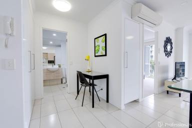 Unit For Sale - QLD - Mackay - 4740 - Fourth-Floor Living!  (Image 2)
