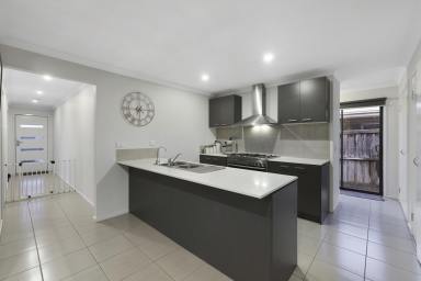 House For Sale - VIC - Warragul - 3820 - JUST RIGHT FOR ANY SIZE FAMILY  (Image 2)