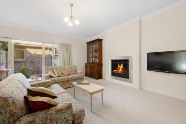 House For Sale - VIC - Bairnsdale - 3875 - Substantial Townhouse In Dress Circle Location  (Image 2)