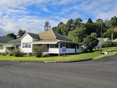House For Sale - NSW - Kyogle - 2474 - Spacious 3-Bedroom Home with Sleepout on 758.8 m² Corner Block in Kyogle  (Image 2)